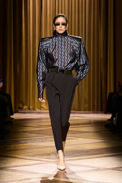 Look 24
